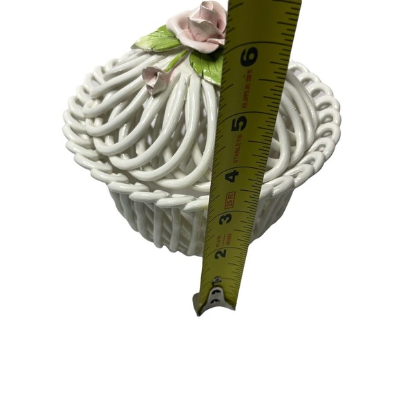 Vintage Capodimonte Woven Lattice Porcelain Basket w Lid Rose Design 6" high - Picture 9 of 9